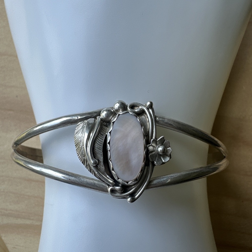 VTG Navajo Mary Dayea MD Size‎ 6 Bracelet MOP Shell 925 Sterling Flower 10.8g